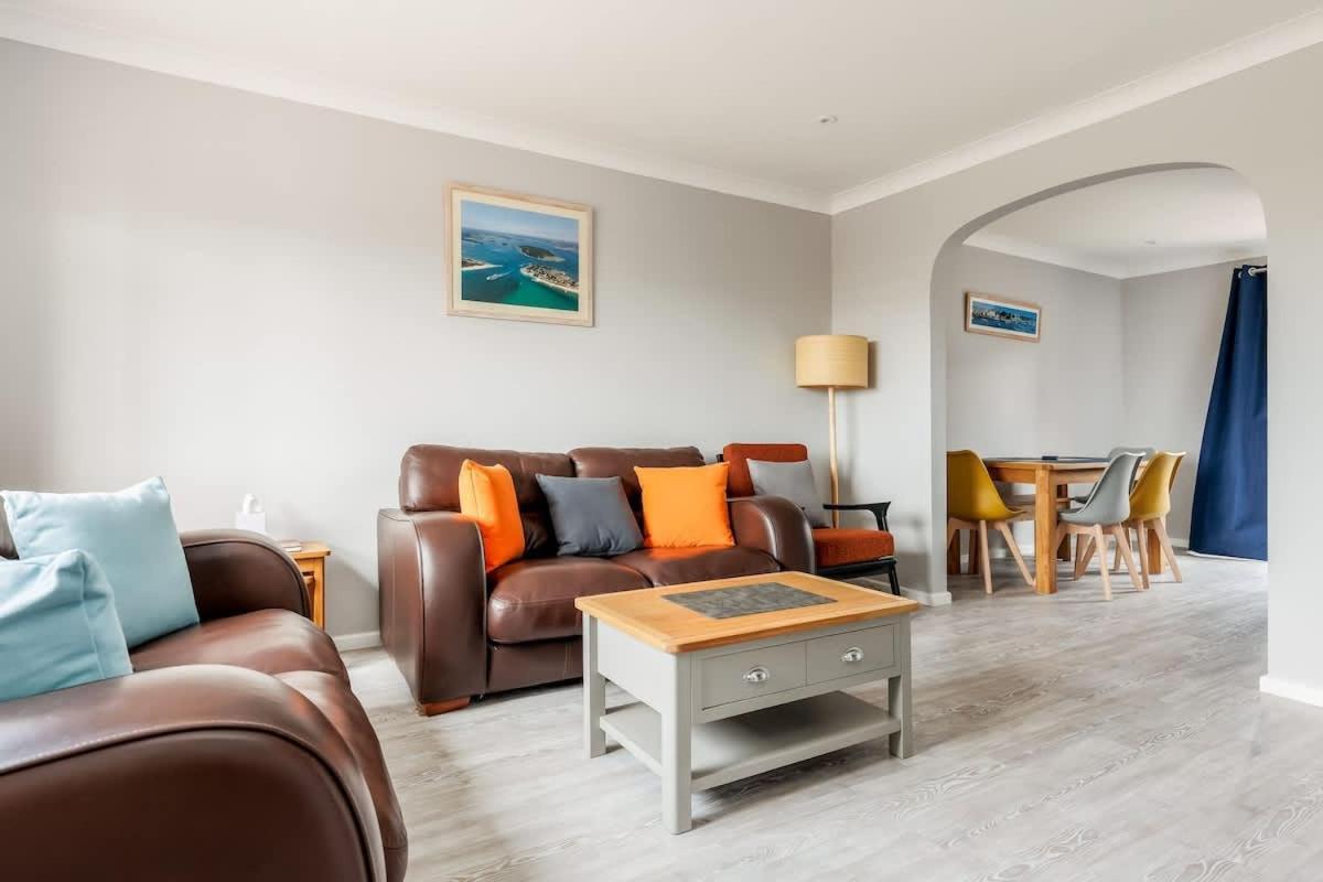 Trade Winds Villa Poole Bagian luar foto