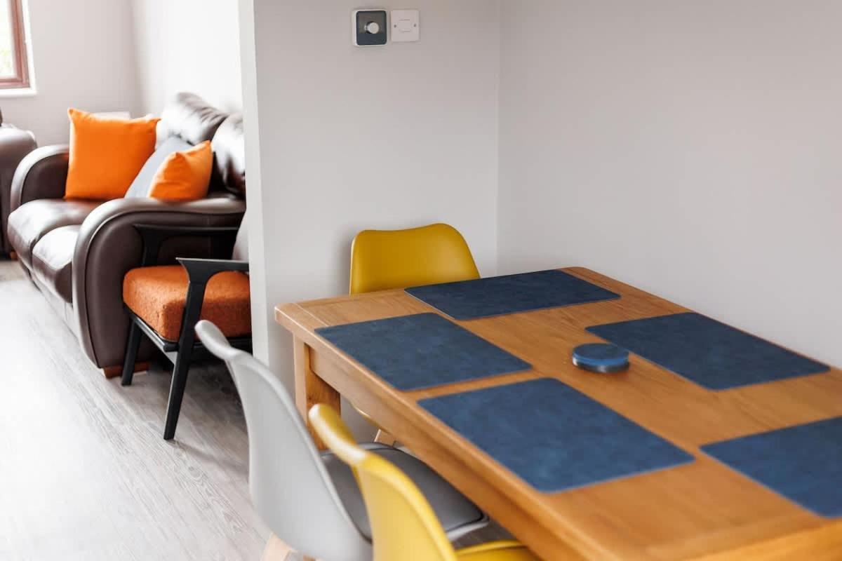 Trade Winds Villa Poole Bagian luar foto