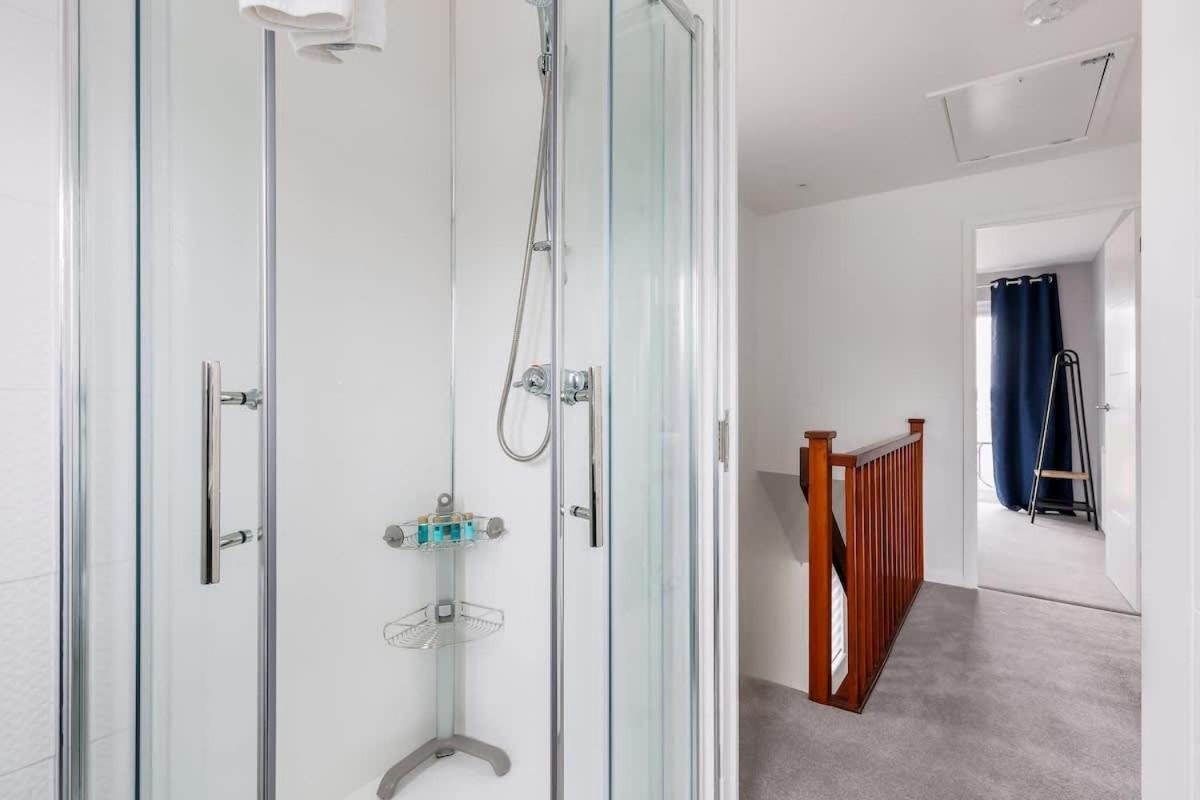 Trade Winds Villa Poole Bagian luar foto