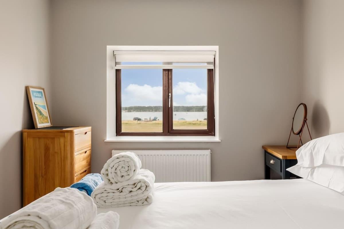 Trade Winds Villa Poole Bagian luar foto